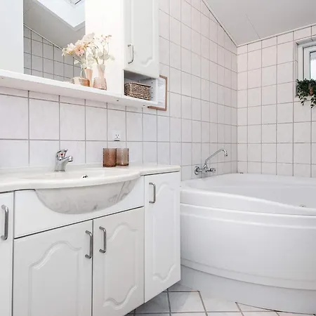 8 Person In Borkop-by Traum 宝可波