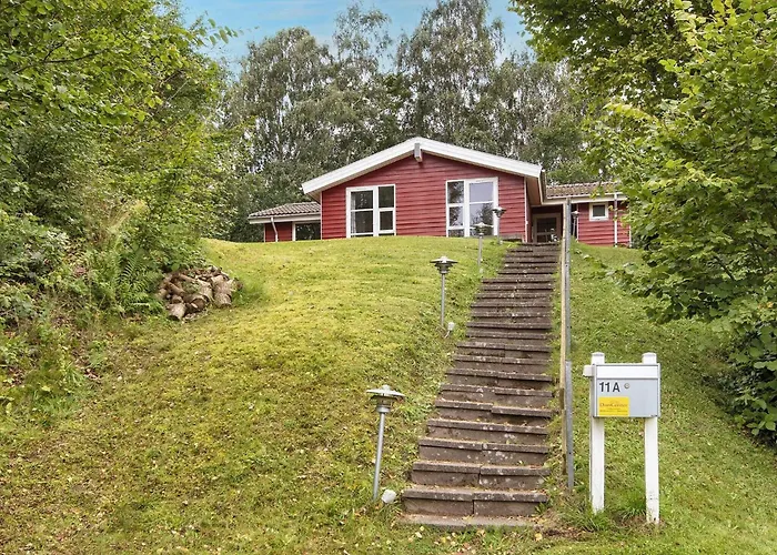 8 Person In Borkop-by Traum