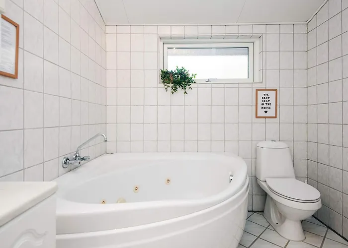 8 Person In Borkop-by Traum 宝可波