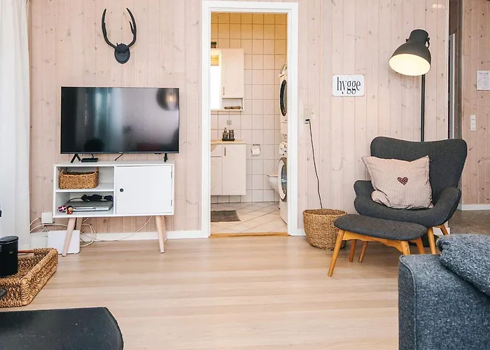 8 Person In Borkop-by Traum